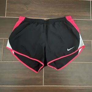 Nike women’s short